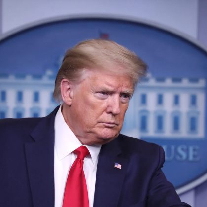 Бившият президент се вписва в общото определение за фашист Тръмп