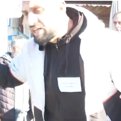 Телевизионен екип беше нападнат пристигайки да отрази гласуването на ул