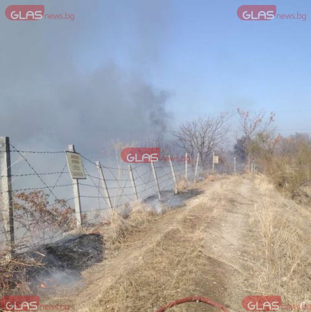 Свикват кризисния щаб заради пожара, обгазил село край Пловдив