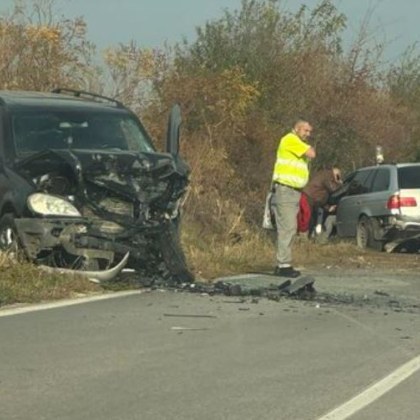 Тежка катастрофа стана рано тази сутрин край Плевен Два автомобила