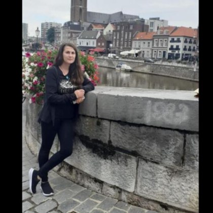 Млада майка има нужда от помощ в борбата си с