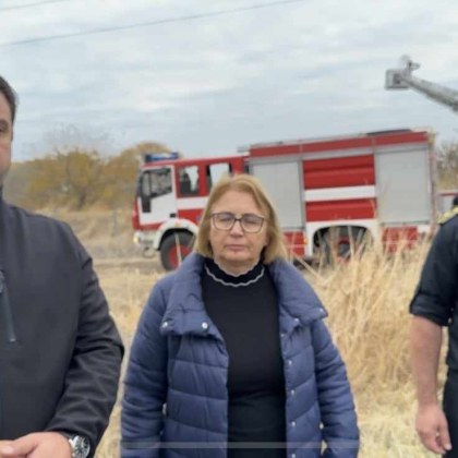 Продължава да тлее пожарът в старото депо за утайки от