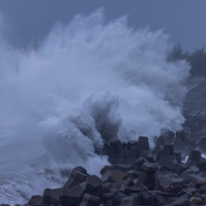 Тайван се готви за най големия тайфун от десетилетия насам Градове