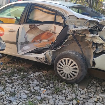 Пътен инцидент между трамвай и кола стана днес в София