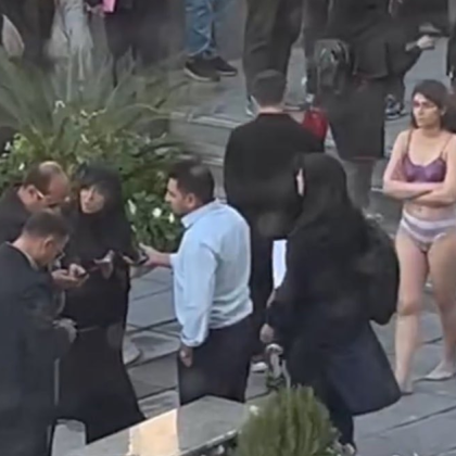 Студентка в ирански университет се съблече по бельо в очевиден