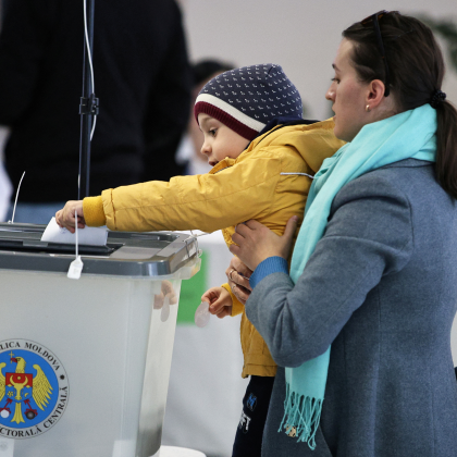 Молдовците гласуваха на втория тур на президентските избори разглеждани като