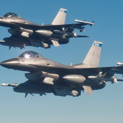 Ускоряват изграждането на секретните укрития за българските F-16