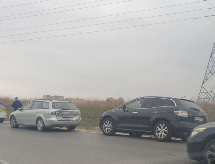 Нова катастрофа на кръгово с печална слава в София СНИМКИ