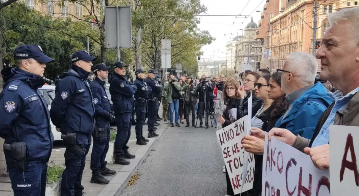 Протести срещу правителството в Сърбия след трагедията в Нови сад