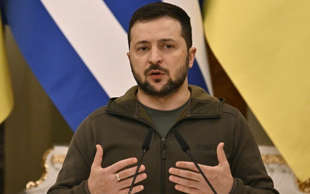 Зеленски иска повече помощ от партньорите и заяви, че в Украйна са паднали 900 бомби