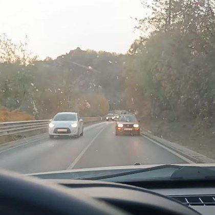 Шофьор предприе опасна маневра на натоварен път край Търново Водач