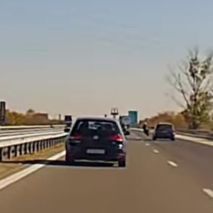 Моторист който слаломира в двете ленти на магистрала Тракия разгневи