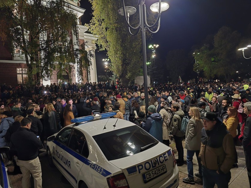 И днес ще има протест пред Народния театър в подкрепа на артистите