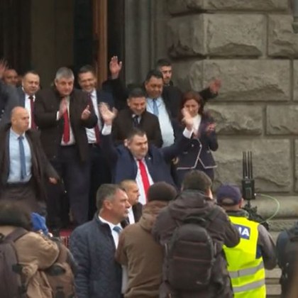 ДПС Ново начало напуснаха пленарната зала по време на речта на