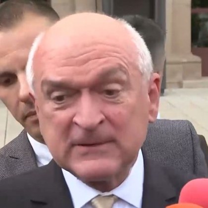 Нямам отношение към коалициите в парламента, не е моя работа