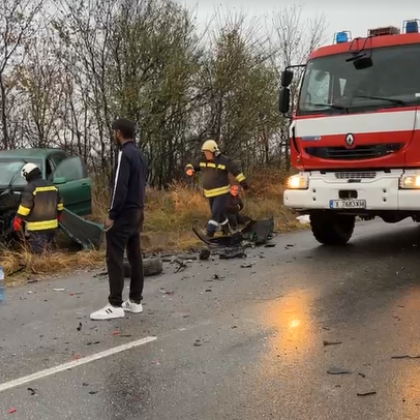 Ново ПТП с жертва: Коли се блъснаха челно в Хасковско ВИДЕО