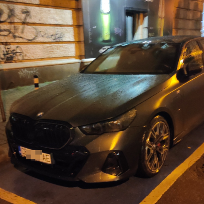 Столичанин публично разкритикува известния актьор и телевизионен водещ Александър Кадиев за неправомерно