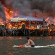 Пожар изпепели 1000 къщи във филипинската столица ВИДЕО