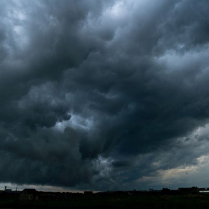 През следващите 24 часа Meteo Balkans апелира шофьорите да карат