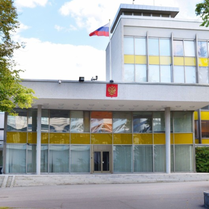 Неидентифициран дрон прелетя над руското посолство в Стокхолм рано днес