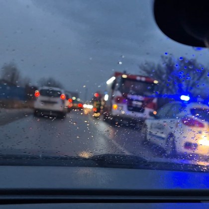 Лек автомобил се преобърна по таван в София Инцидентът е