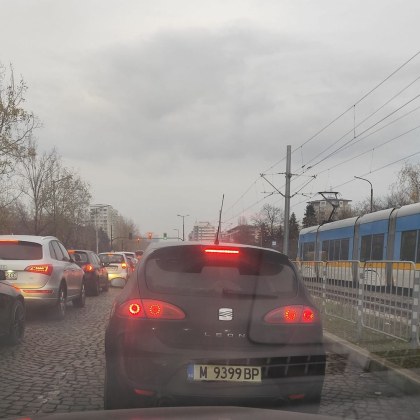 Всеки ден пътищата на столицата стават арена на опасни маневри които