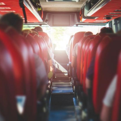 Мъж откри огън по израелски автобус близо до еврейското селище