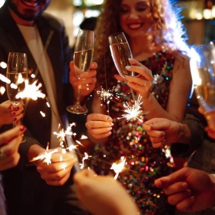 Остава месец до Нова година когато стотици хиляди българи тръгват