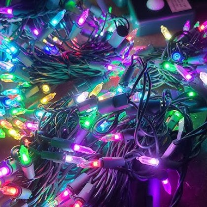 Опасна и токсична коледна украса залива пазара у нас дни