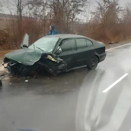 Тежка катастрофа стана днес на пътя Стара Загора Чирпан Две коли