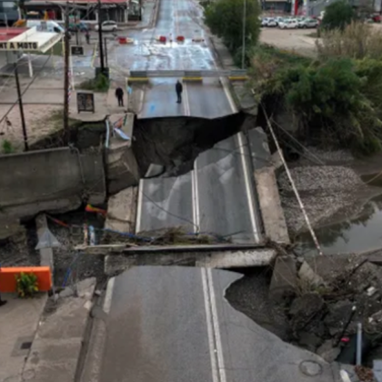Властите на гръцките острови Родос и Лемнос обявиха извънредно положение