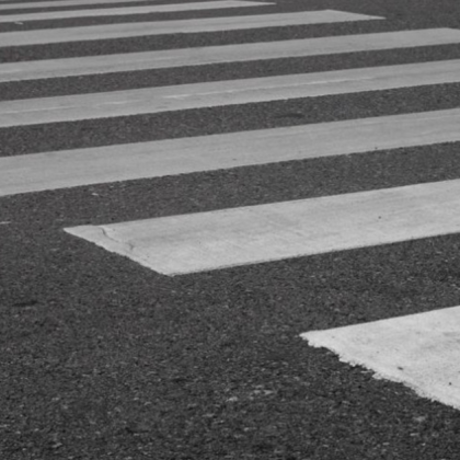 Възрастна пловдивчанка е с леки наранявания след неправилно пресичане на