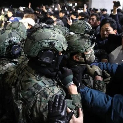 Вечерта на 3 декември президентът на Южна Корея Юн Сеок