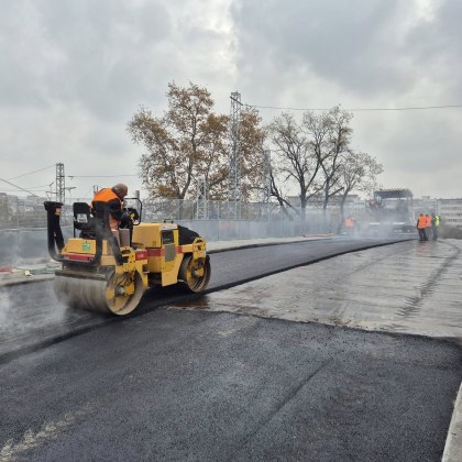 Започна дългоочакваното полагане на асфалт на Бетонния мост който беше