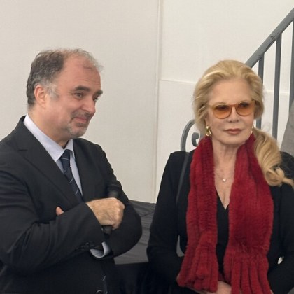 Министърът на културата Найден Тодоров награди световната музикална звезда с