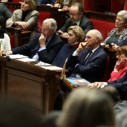 В Париж тече решаващ вот на недоверие към френското правителство