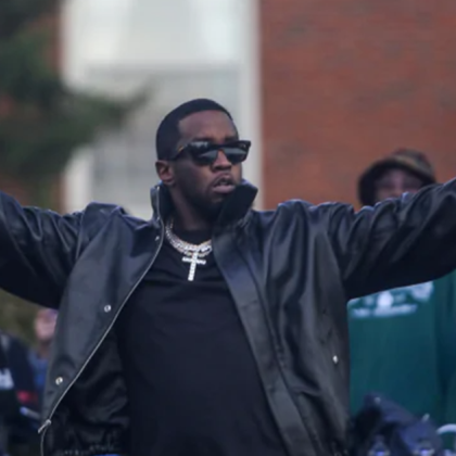 Шон Диди Комбс който е арестуван по обвинения в изнасилване