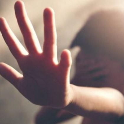 В четвъртък в РУ Кюстендил майката на 15 годишно момиче е