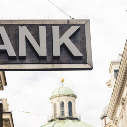 Службата за надзор над финансовия пазар FMA е подала вчера