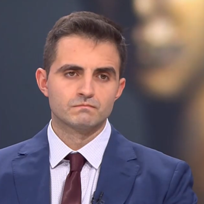 Престъплението обсебване и злоупотреба с доверие са най близки до случая