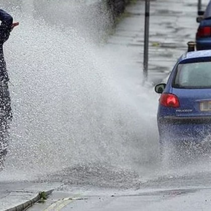 Столичанка публикува емоционален апел в социалната мрежа заради локва Случката
