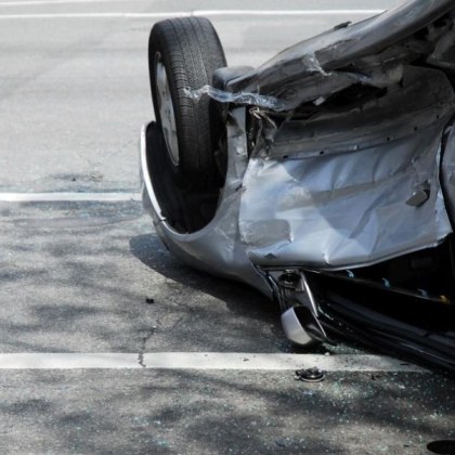 Кола се обърна по таван на автомагистрала Хемус Инцидентът е