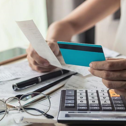 Гръцките власти разследват измама с поръчки по интернет а фирмата