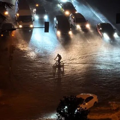 Силен дъжд предизвика наводнения в популярния турски курорт Мармарис окръг