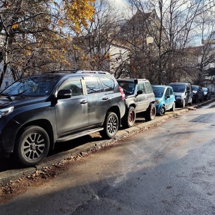 Проблемът с паркирането в някои части на София е пословичен