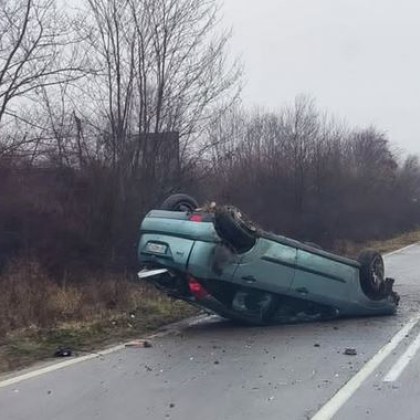 Тежък пътен инцидент е станал в Североизточна България Лек автомобил