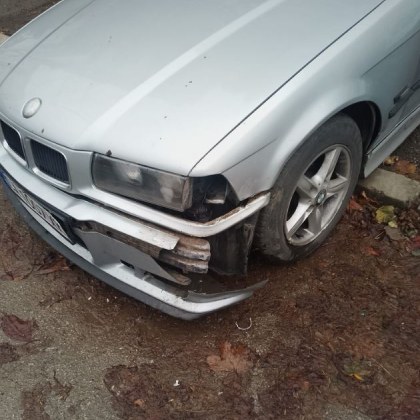 Лек автомобил е бил ударен от друга кола в София