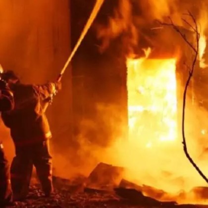 Двама души са загинали и двама са пострадали при пожари