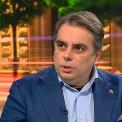 Сътрудникът на Асен Василев Лъчезар Ставрев е бил задържан