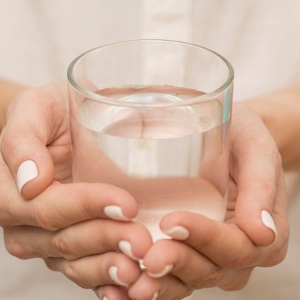 Водата е един от най важните компоненти на човешкото тяло Не